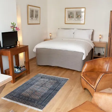 Le Quartier Sonang Bed and Breakfast