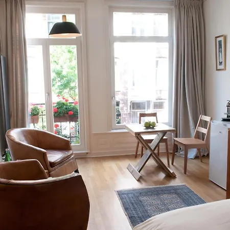 Bed and Breakfast Le Quartier Sonang 3*